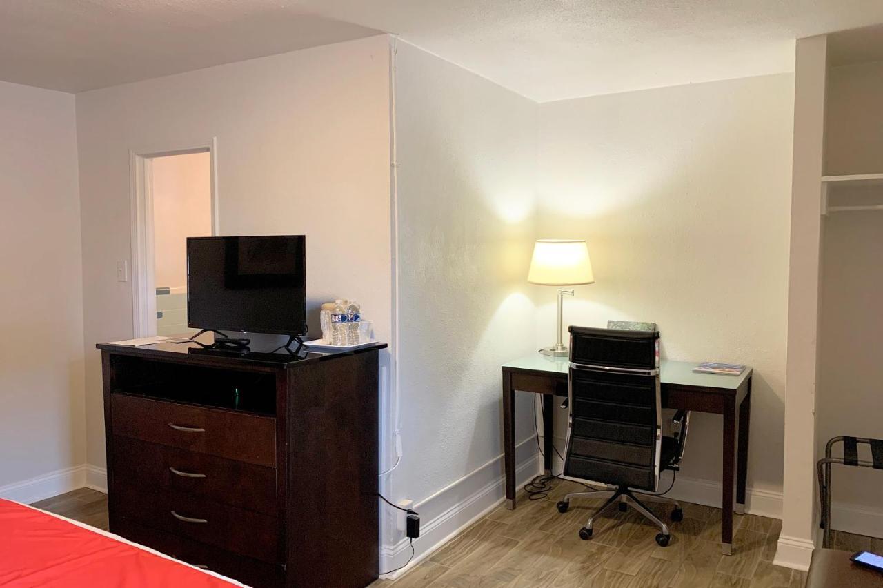 Hotel Savannah Ga Hwy 17 Екстериор снимка